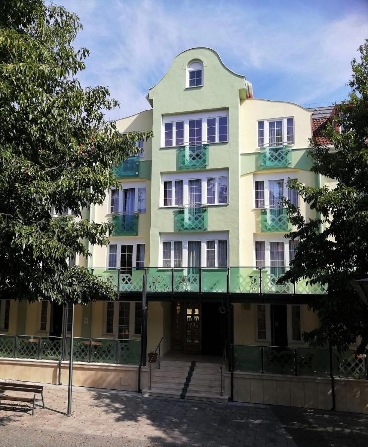 Hotel Erzsebet Heviz Exterior photo