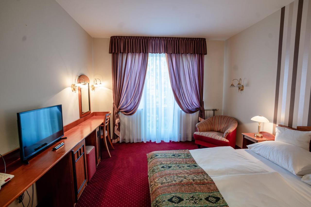 Hotel Erzsebet Heviz Exterior photo