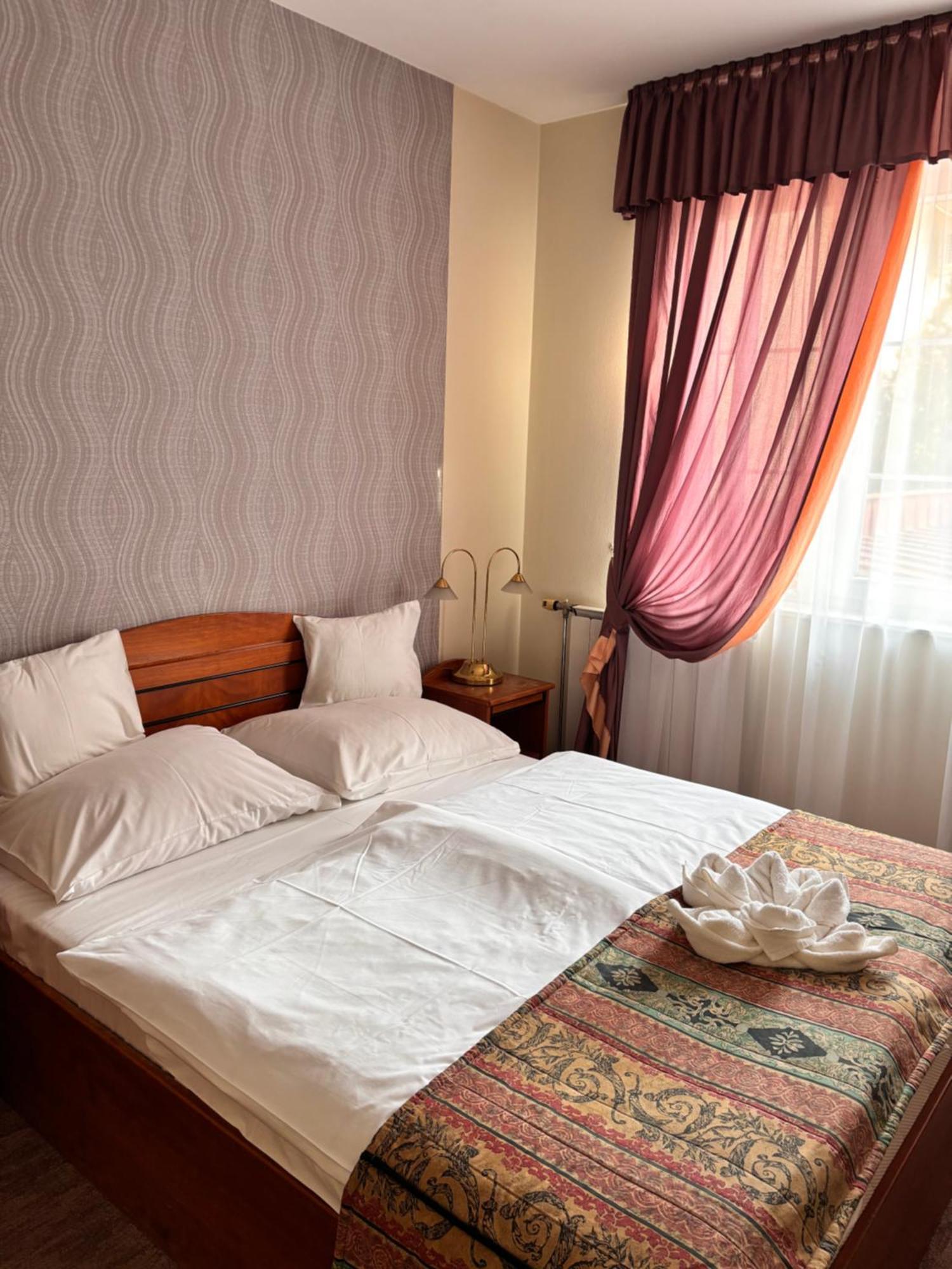Hotel Erzsebet Heviz Exterior photo