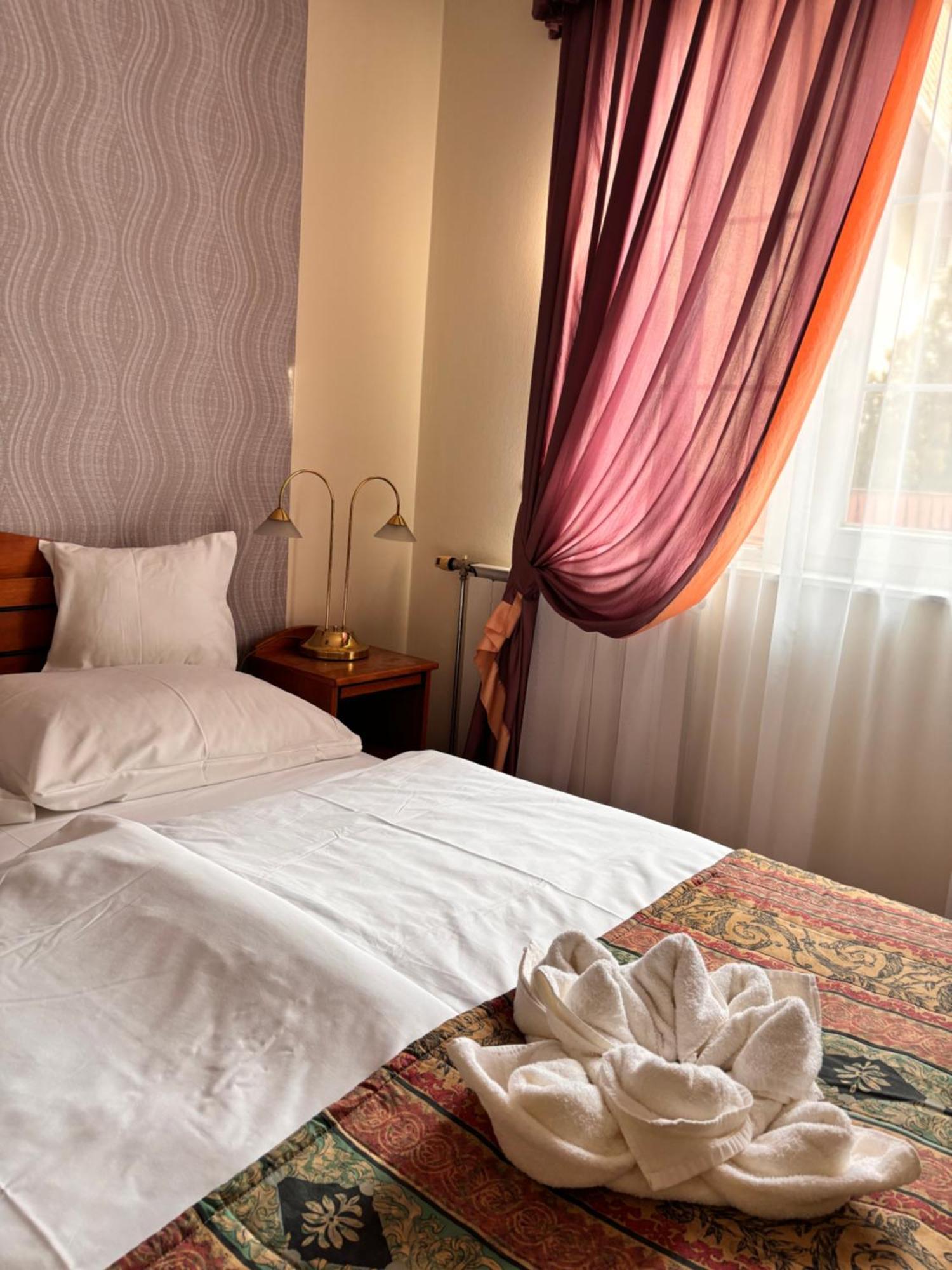 Hotel Erzsebet Heviz Exterior photo