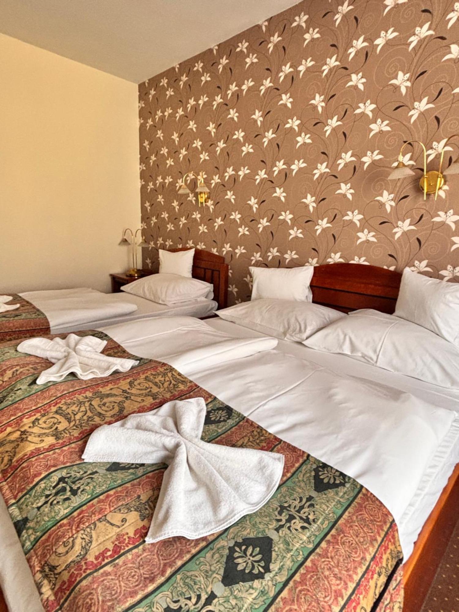 Hotel Erzsebet Heviz Exterior photo